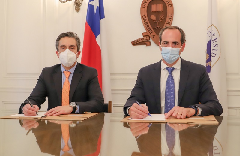 Imagen de la noticia: Universidad Gabriela Mistral y Blackboard de Anthology sellan acuerdo para la capacitación de 2 mil profesores de establecimientos escolares