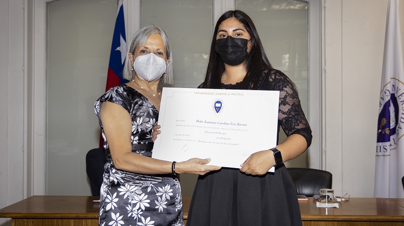 Foto 44 de 88: Galería de fotos Ceremonia de Titulación Escuela de Educación UGM