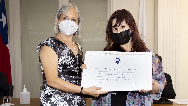 Foto 43 de 88: Galería de fotos Ceremonia de Titulación Escuela de Educación UGM