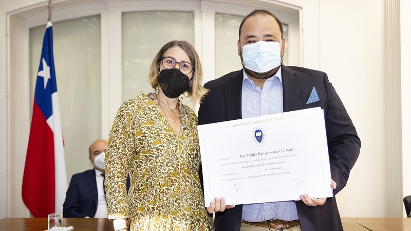 Foto 22 de 87: Galería de fotos Ceremonia de Titulación Escuela de Negocios y Tecnología