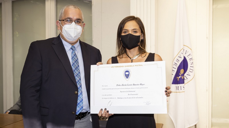 Foto 44 de 87: Galería de fotos Ceremonia de Titulación Escuela de Negocios y Tecnología