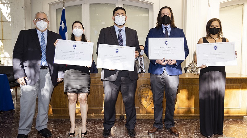 Foto 45 de 87: Galería de fotos Ceremonia de Titulación Escuela de Negocios y Tecnología