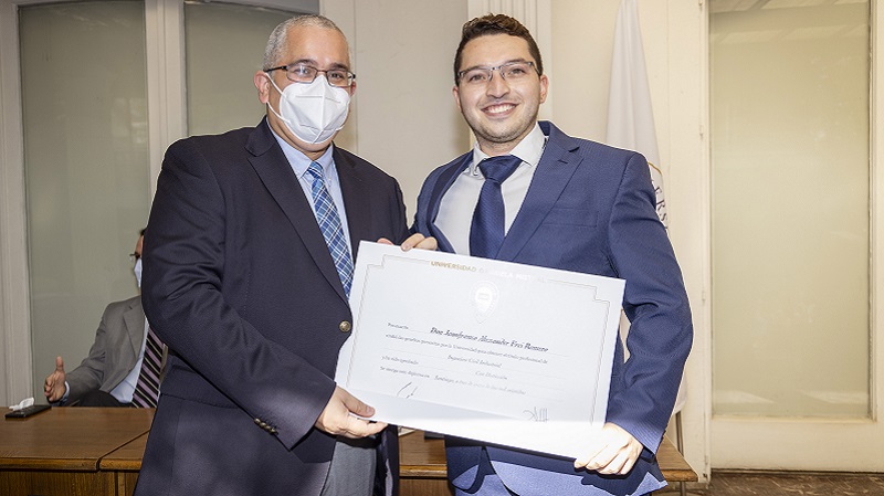 Foto 48 de 87: Galería de fotos Ceremonia de Titulación Escuela de Negocios y Tecnología