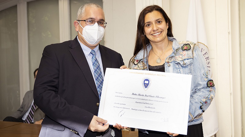 Foto 49 de 87: Galería de fotos Ceremonia de Titulación Escuela de Negocios y Tecnología