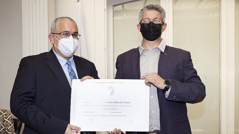 Foto 54 de 87: Galería de fotos Ceremonia de Titulación Escuela de Negocios y Tecnología