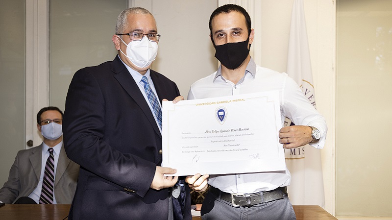 Foto 58 de 87: Galería de fotos Ceremonia de Titulación Escuela de Negocios y Tecnología