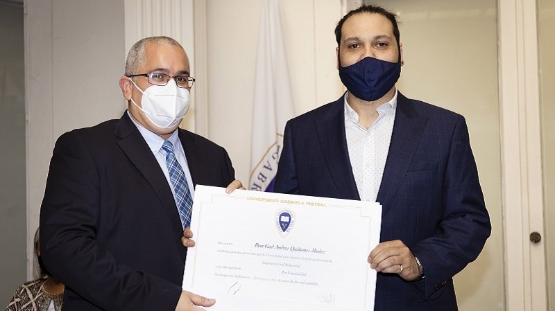 Foto 59 de 87: Galería de fotos Ceremonia de Titulación Escuela de Negocios y Tecnología