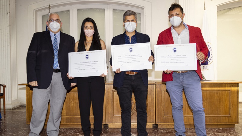 Foto 64 de 87: Galería de fotos Ceremonia de Titulación Escuela de Negocios y Tecnología