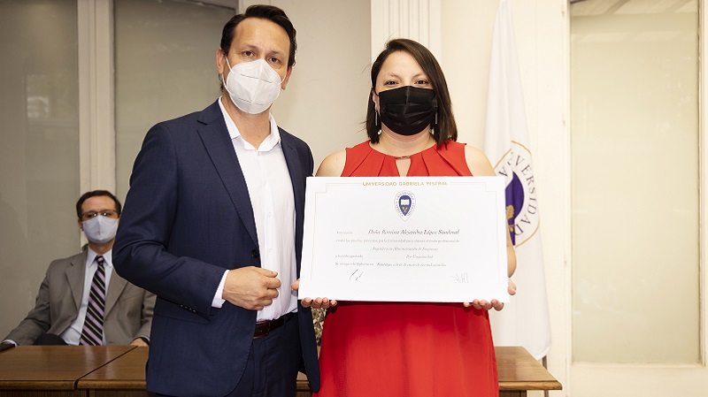 Foto 74 de 87: Galería de fotos Ceremonia de Titulación Escuela de Negocios y Tecnología