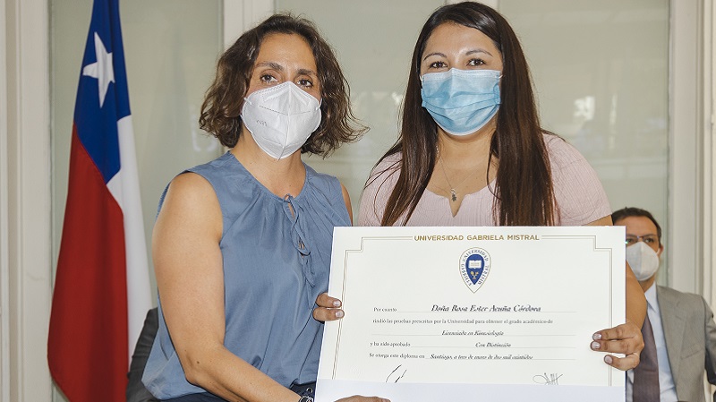 Foto 4 de 72: Galería de fotos Ceremonia de Titulación Escuela de Ciencias de la Salud (Primera Parte)