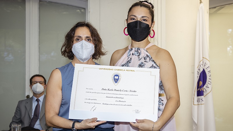 Foto 6 de 72: Galería de fotos Ceremonia de Titulación Escuela de Ciencias de la Salud (Primera Parte)