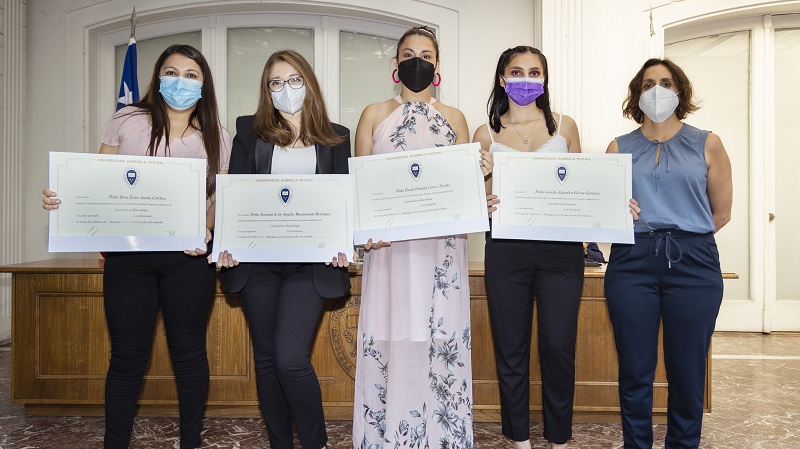Foto 7 de 72: Galería de fotos Ceremonia de Titulación Escuela de Ciencias de la Salud (Primera Parte)