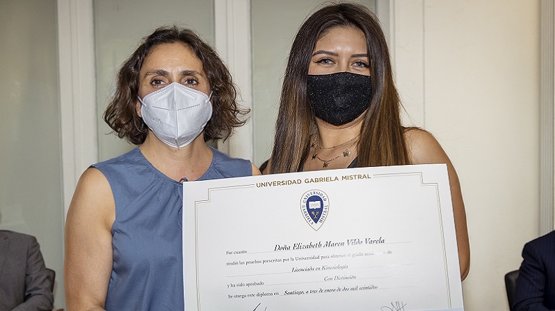 Foto 14 de 72: Galería de fotos Ceremonia de Titulación Escuela de Ciencias de la Salud (Primera Parte)