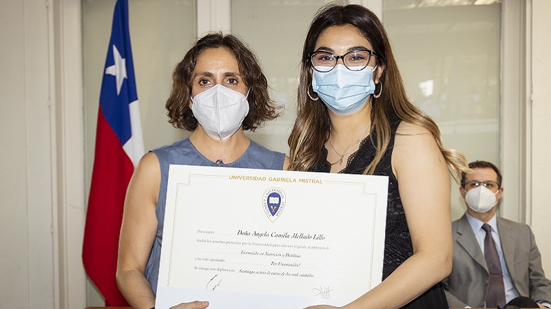 Foto 21 de 72: Galería de fotos Ceremonia de Titulación Escuela de Ciencias de la Salud (Primera Parte)