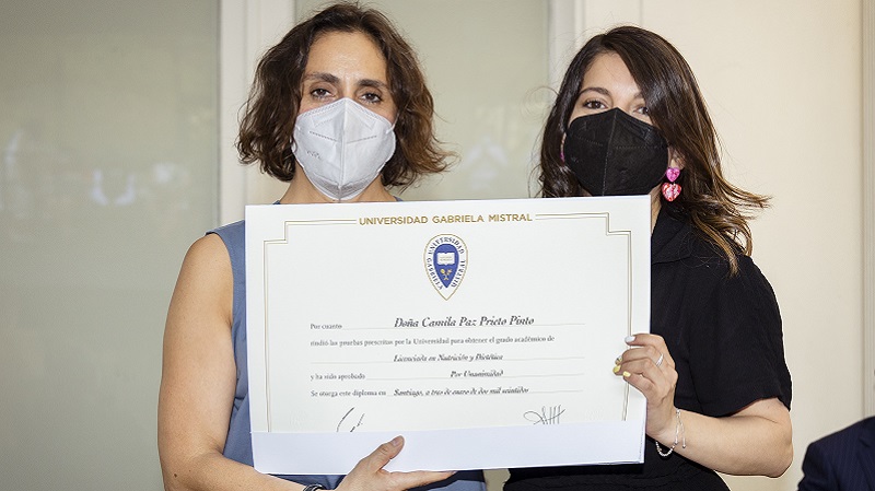 Foto 26 de 72: Galería de fotos Ceremonia de Titulación Escuela de Ciencias de la Salud (Primera Parte)