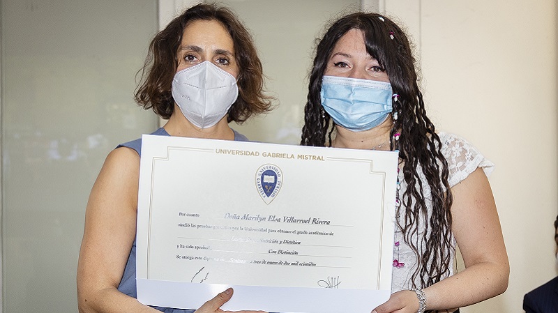 Foto 30 de 72: Galería de fotos Ceremonia de Titulación Escuela de Ciencias de la Salud (Primera Parte)