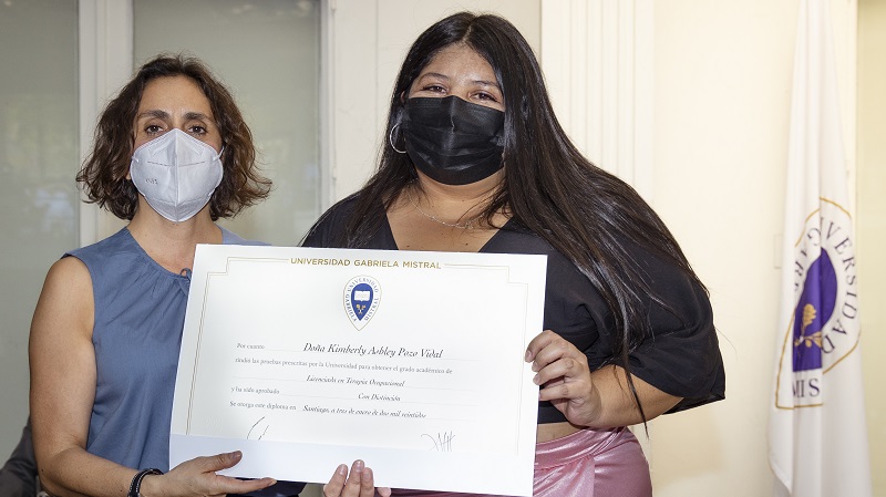 Foto 35 de 72: Galería de fotos Ceremonia de Titulación Escuela de Ciencias de la Salud (Primera Parte)