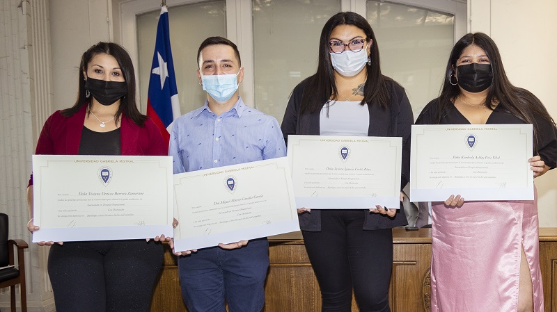 Foto 36 de 72: Galería de fotos Ceremonia de Titulación Escuela de Ciencias de la Salud (Primera Parte)