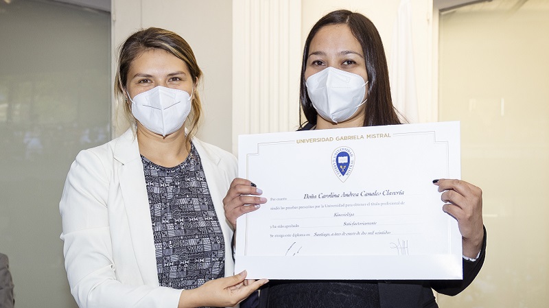 Foto 46 de 72: Galería de fotos Ceremonia de Titulación Escuela de Ciencias de la Salud (Primera Parte)