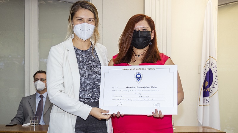 Foto 55 de 72: Galería de fotos Ceremonia de Titulación Escuela de Ciencias de la Salud (Primera Parte)