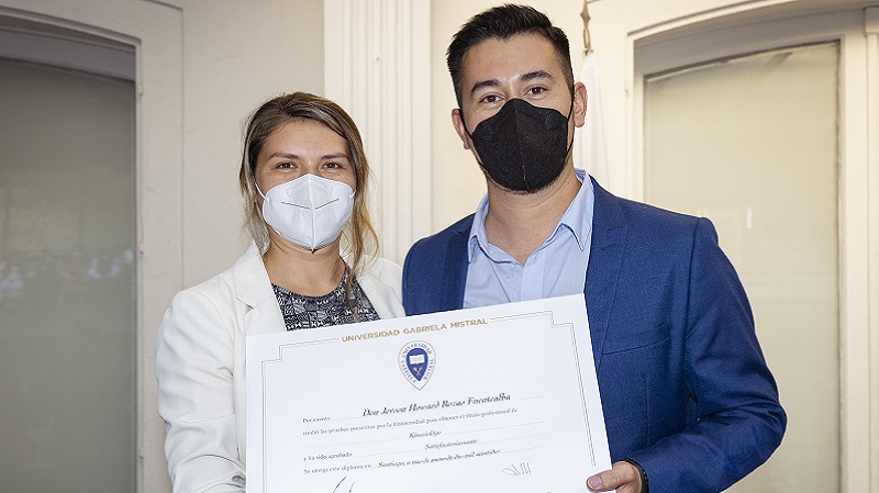 Foto 57 de 72: Galería de fotos Ceremonia de Titulación Escuela de Ciencias de la Salud (Primera Parte)