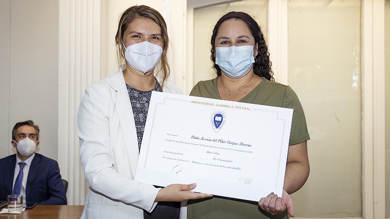 Foto 58 de 72: Galería de fotos Ceremonia de Titulación Escuela de Ciencias de la Salud (Primera Parte)