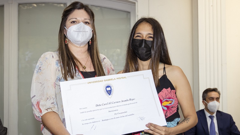 Foto 61 de 72: Galería de fotos Ceremonia de Titulación Escuela de Ciencias de la Salud (Primera Parte)