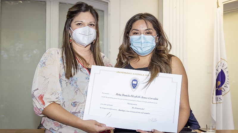Foto 60 de 72: Galería de fotos Ceremonia de Titulación Escuela de Ciencias de la Salud (Primera Parte)