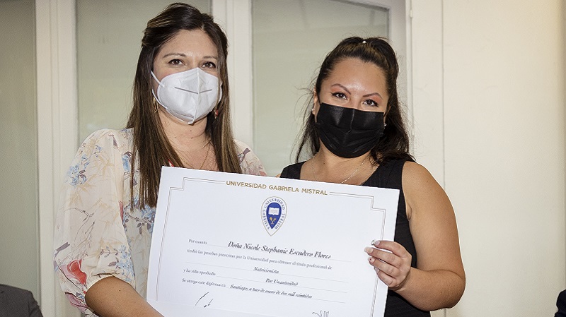 Foto 64 de 72: Galería de fotos Ceremonia de Titulación Escuela de Ciencias de la Salud (Primera Parte)