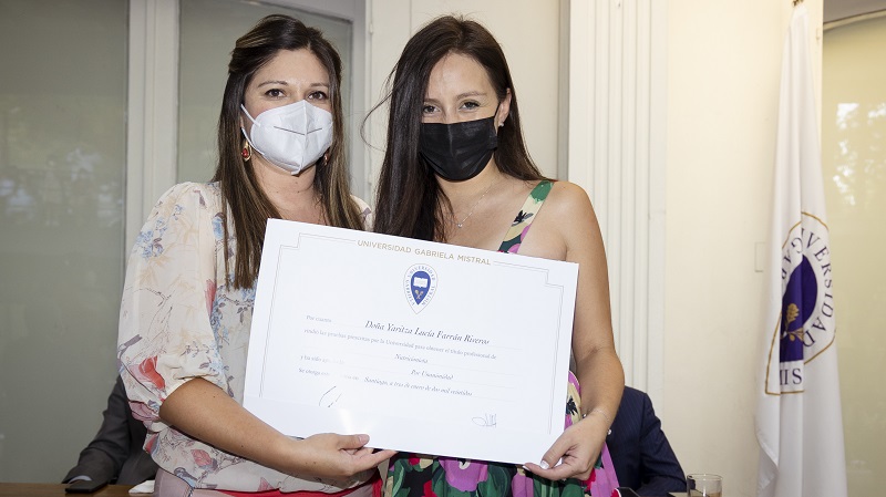 Foto 65 de 72: Galería de fotos Ceremonia de Titulación Escuela de Ciencias de la Salud (Primera Parte)
