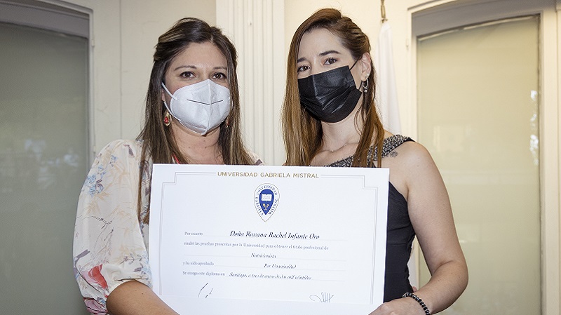 Foto 67 de 72: Galería de fotos Ceremonia de Titulación Escuela de Ciencias de la Salud (Primera Parte)