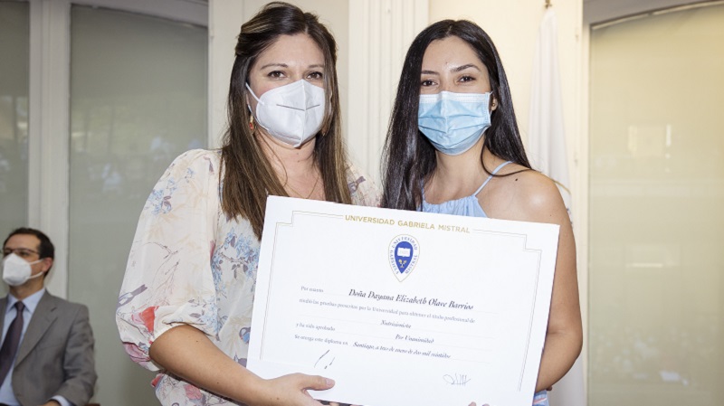 Foto 69 de 72: Galería de fotos Ceremonia de Titulación Escuela de Ciencias de la Salud (Primera Parte)