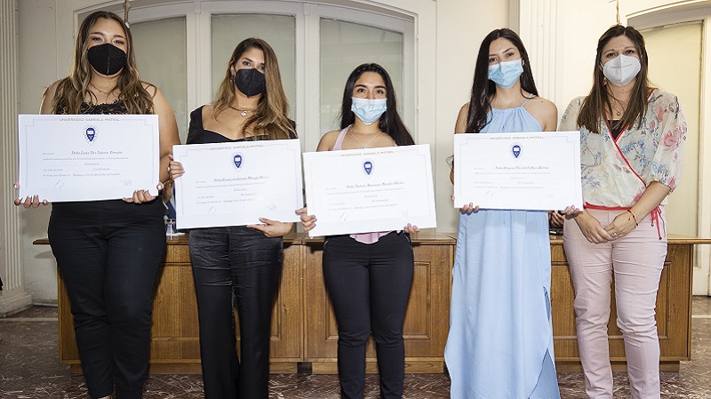 Foto 1 de 71: Galería de fotos Ceremonia de Titulación Escuela de Ciencias de la Salud (Segunda Parte)
