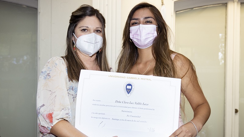 Foto 4 de 71: Galería de fotos Ceremonia de Titulación Escuela de Ciencias de la Salud (Segunda Parte)