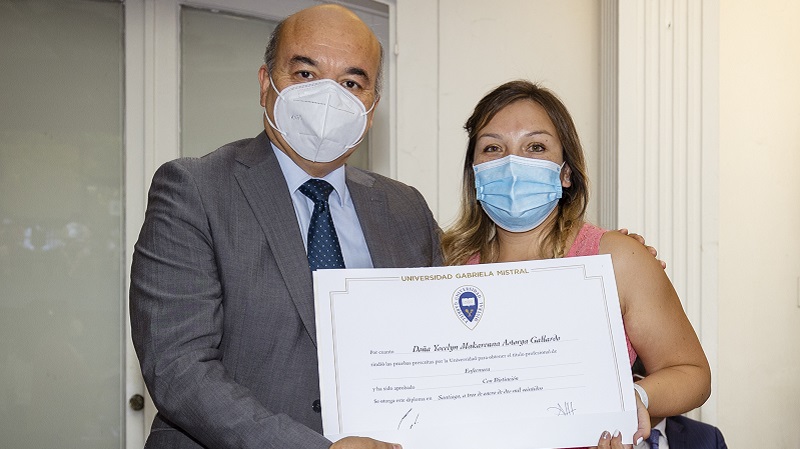 Foto 6 de 71: Galería de fotos Ceremonia de Titulación Escuela de Ciencias de la Salud (Segunda Parte)