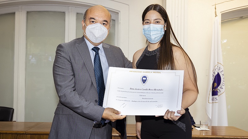 Foto 11 de 71: Galería de fotos Ceremonia de Titulación Escuela de Ciencias de la Salud (Segunda Parte)