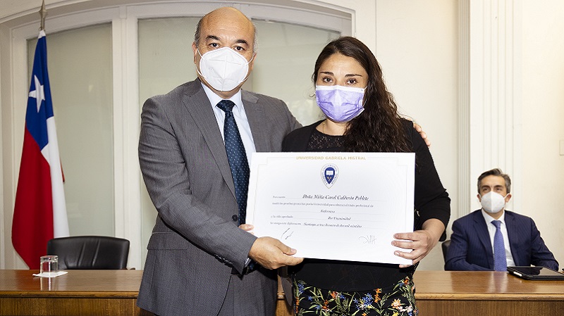 Foto 12 de 71: Galería de fotos Ceremonia de Titulación Escuela de Ciencias de la Salud (Segunda Parte)