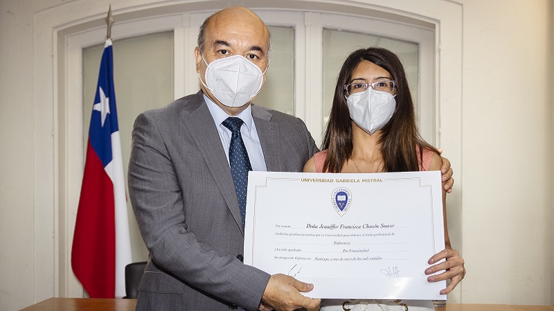 Foto 16 de 71: Galería de fotos Ceremonia de Titulación Escuela de Ciencias de la Salud (Segunda Parte)