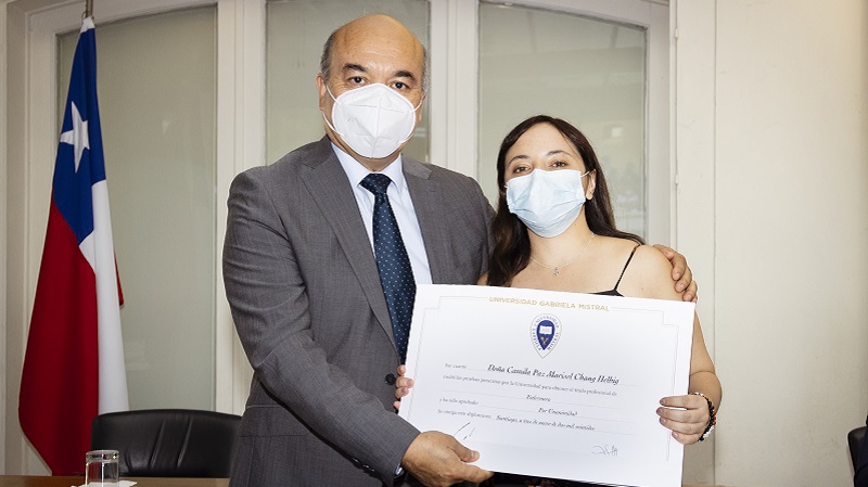 Foto 18 de 71: Galería de fotos Ceremonia de Titulación Escuela de Ciencias de la Salud (Segunda Parte)