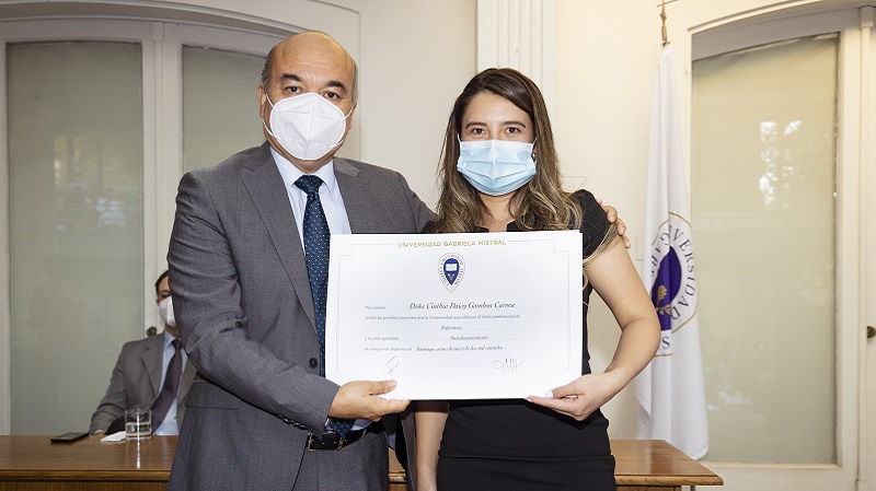 Foto 22 de 71: Galería de fotos Ceremonia de Titulación Escuela de Ciencias de la Salud (Segunda Parte)