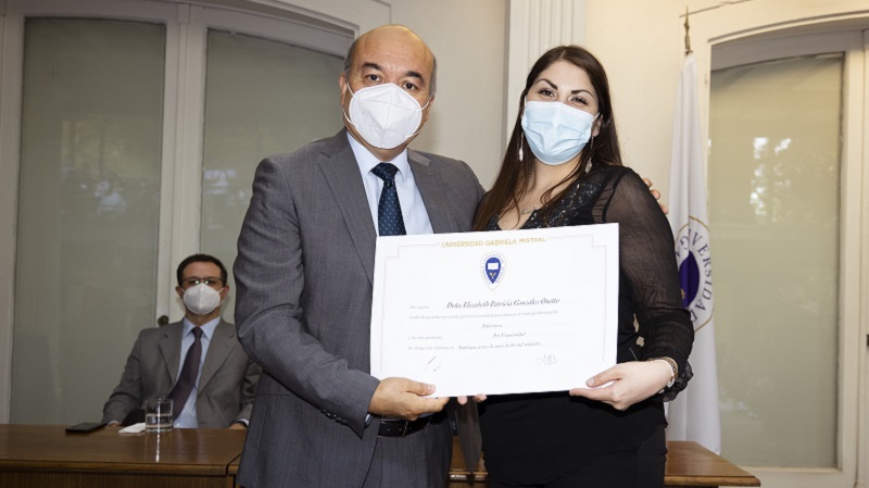 Foto 26 de 71: Galería de fotos Ceremonia de Titulación Escuela de Ciencias de la Salud (Segunda Parte)
