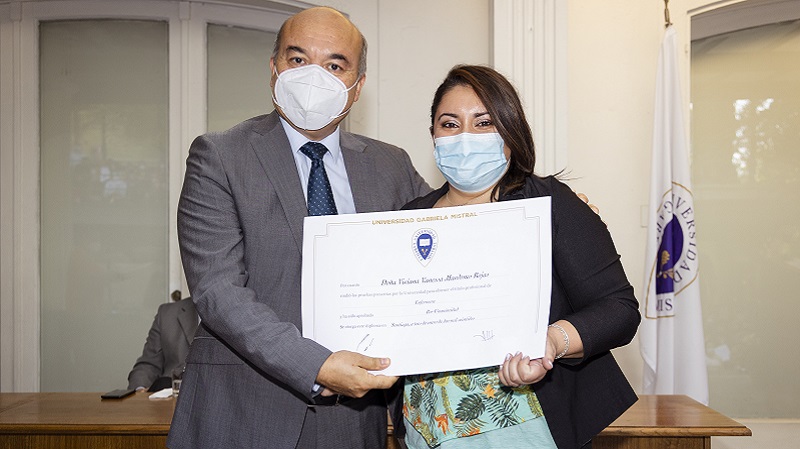 Foto 29 de 71: Galería de fotos Ceremonia de Titulación Escuela de Ciencias de la Salud (Segunda Parte)