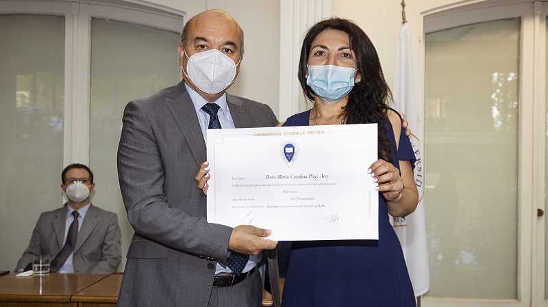 Foto 38 de 71: Galería de fotos Ceremonia de Titulación Escuela de Ciencias de la Salud (Segunda Parte)