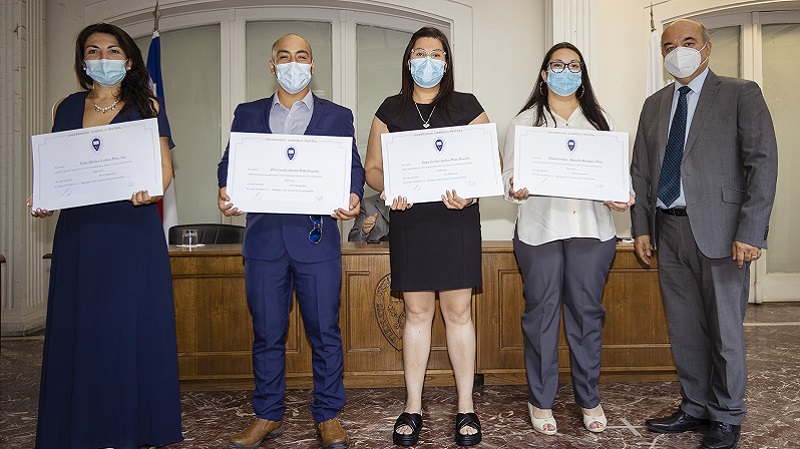Foto 42 de 71: Galería de fotos Ceremonia de Titulación Escuela de Ciencias de la Salud (Segunda Parte)