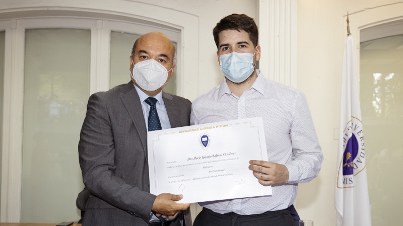 Foto 44 de 71: Galería de fotos Ceremonia de Titulación Escuela de Ciencias de la Salud (Segunda Parte)