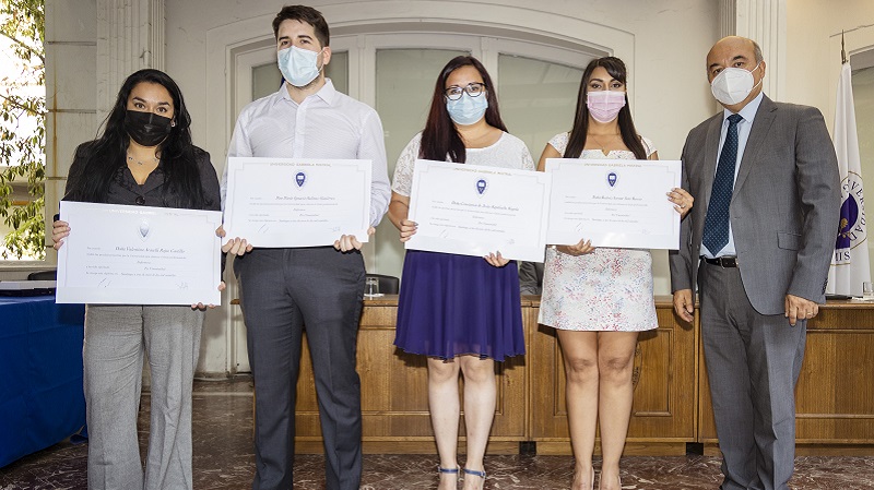 Foto 47 de 71: Galería de fotos Ceremonia de Titulación Escuela de Ciencias de la Salud (Segunda Parte)