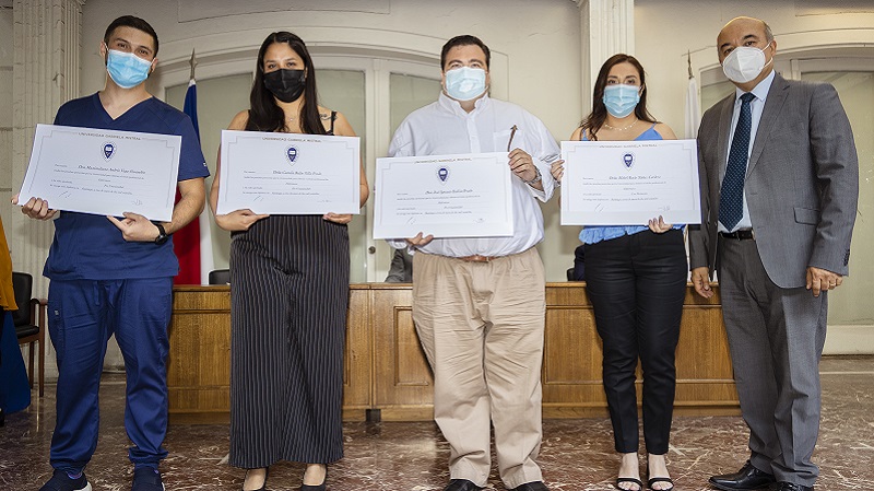 Foto 57 de 71: Galería de fotos Ceremonia de Titulación Escuela de Ciencias de la Salud (Segunda Parte)