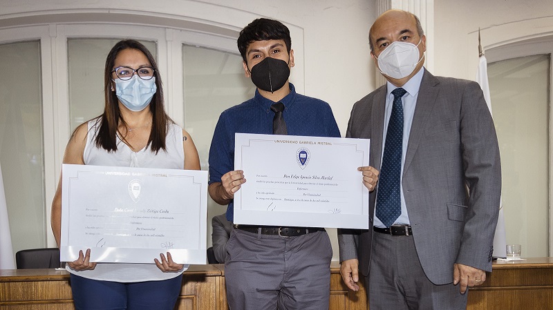 Foto 60 de 71: Galería de fotos Ceremonia de Titulación Escuela de Ciencias de la Salud (Segunda Parte)