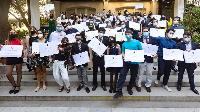 Foto 80 de 82: Galería de fotos Ceremonia de Titulación Escuelas de Arquitectura, Diseño y Artes Digitales; Derecho y Ciencias Sociales, y Psicología