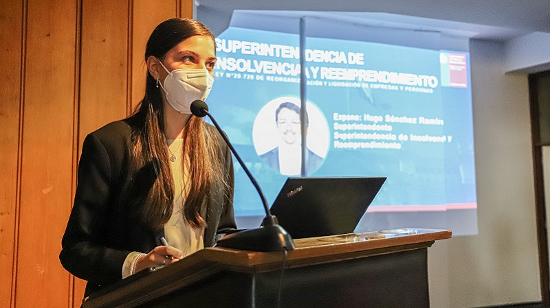 Foto 1 de 12: Superintendente de Insolvencia y Reemprendimiento dictó charla "Alternativas para enfrentar el sobreendeudamiento"